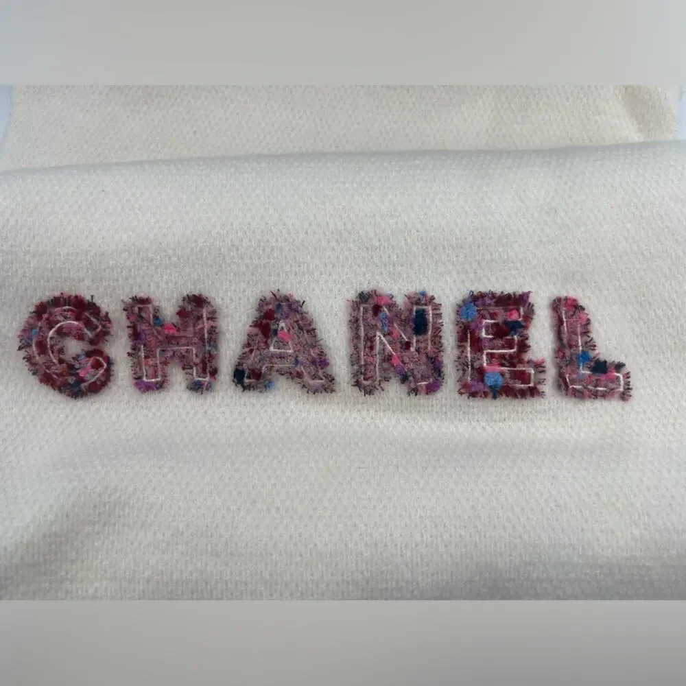 NWT Chanel Ivory‎ Tweed Spell out cashmere scarf